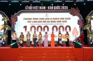 Du khách Hàn thứ 1 triệu: "Cơn sốt" Đà Nẵng và làn sóng du khách Hàn Quốc chưa từng có 13 du khach han thu 1 trieu con sot da nang va lan song du khach han quoc chua tung co handuchai